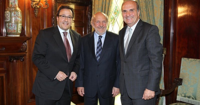 Fomento y RBA editarán biografías de empresarios catalanes