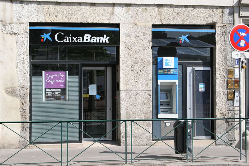 CaixaBank. Las sombras del gigante financiero. Foto de una oficina