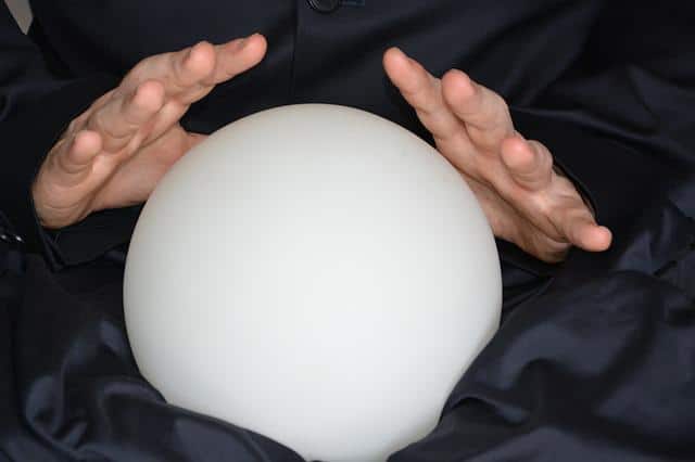 Predicciones mundiales realizadas en 2021. Bola de cristal