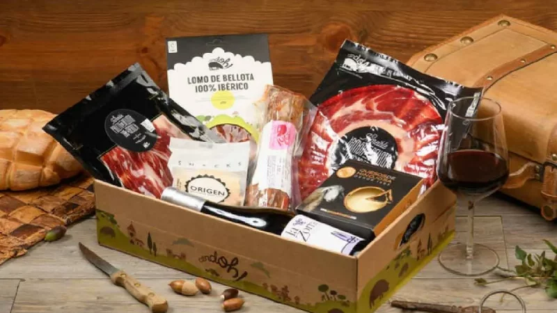 Cestas de Navidad con ibéricos para regalar en Navidad