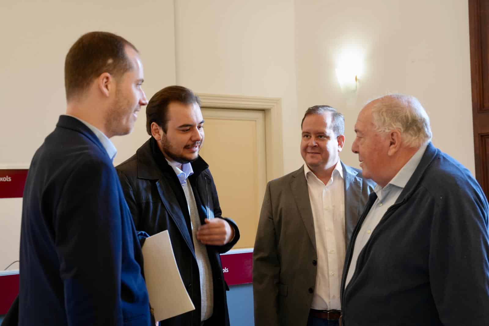 El PP defiende en la Cámara de Comercio de Sant Feliu una reducción de la burocracia y de la presión fiscal para impulsar la economía