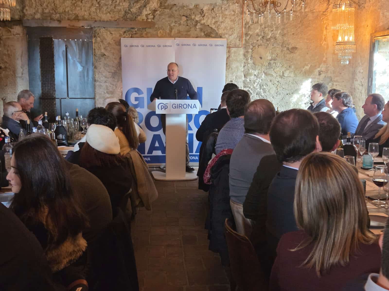 Tellado reclama en Girona un “basta ya” al Gobierno de Sánchez